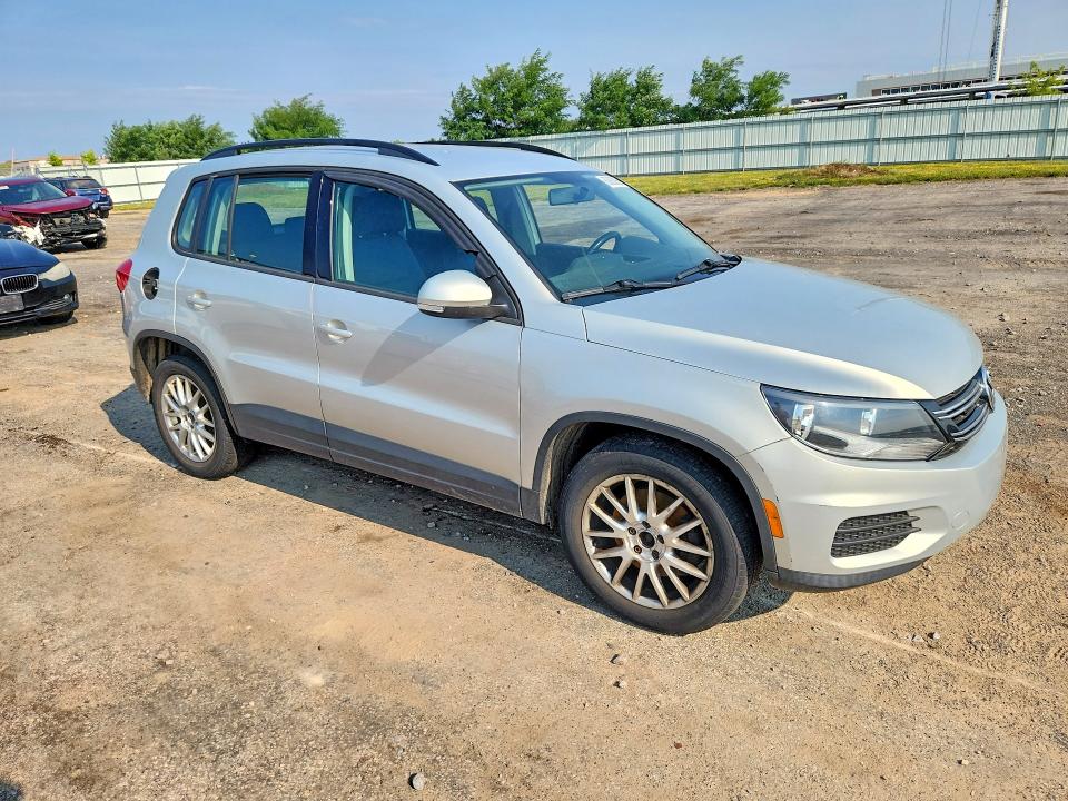 2015 Volkswagen Tiguan მანქანა იყიდება აუქციონზე, vin: WVGBV7AX7FW520387, აუქციონის ნომერი: 63900056