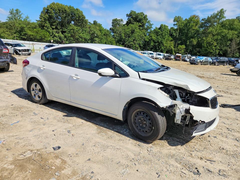 2017 Kia Forte მანქანა იყიდება აუქციონზე, vin: 3KPFK4A77HE064613, აუქციონის ნომერი: 65844346