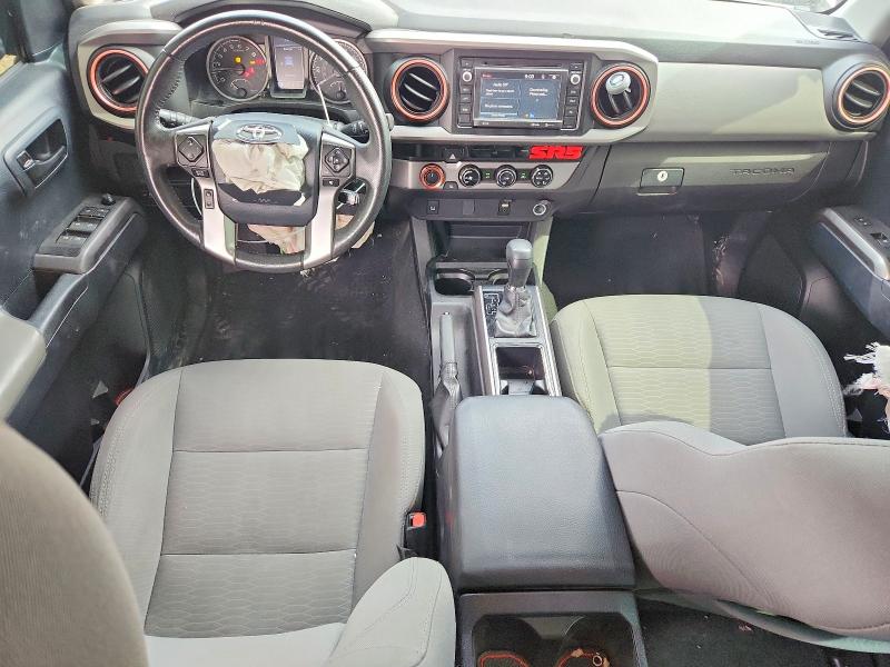 64979596 :رقم المزاد ، 5TFCZ5AN3HX117925 vin ، 2017 Toyota Tacoma مزاد بيع