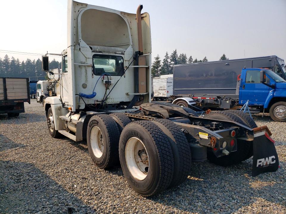 Продаж на аукціоні авто 2000 Freightliner Conventional, vin: 1FUYDDYB5YPB50575, номер лоту: 63424426