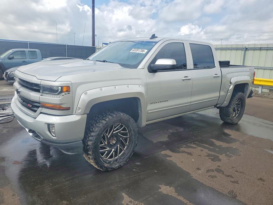 65391706 :رقم المزاد ، 3GCUKREC3HG221327 vin ، 2017 Chevrolet Silverado مزاد بيع
