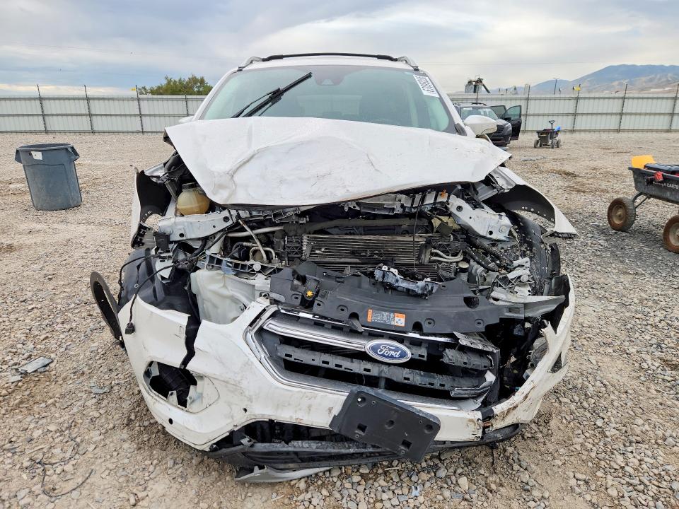 2017 Ford Escape მანქანა იყიდება აუქციონზე, vin: 1FMCU9J91HUB62576, აუქციონის ნომერი: 67099286