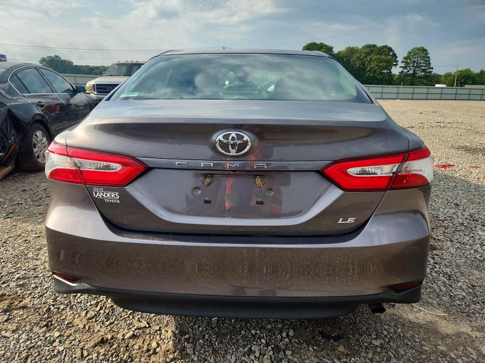 2018 Toyota Camry მანქანა იყიდება აუქციონზე, vin: 4T1B11HK0JU547082, აუქციონის ნომერი: 66273696