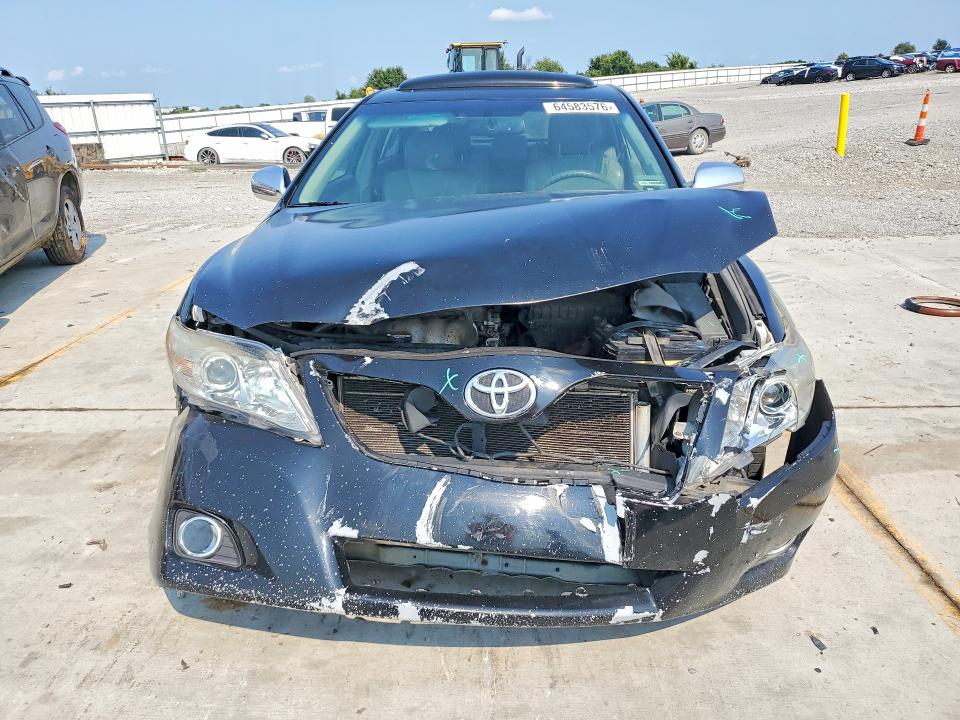 64583576 :رقم المزاد ، 4T1BF3EK0BU222760 vin ، 2011 Toyota Camry مزاد بيع