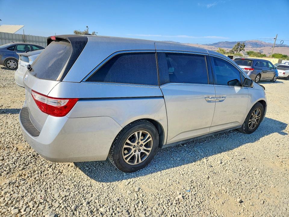 64973326 :رقم المزاد ، 5FNRL5H62CB130484 vin ، 2012 Honda Odyssey مزاد بيع