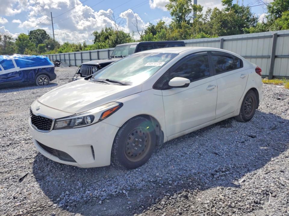 2017 Kia Forte მანქანა იყიდება აუქციონზე, vin: 3KPFK4A77HE107637, აუქციონის ნომერი: 64674726