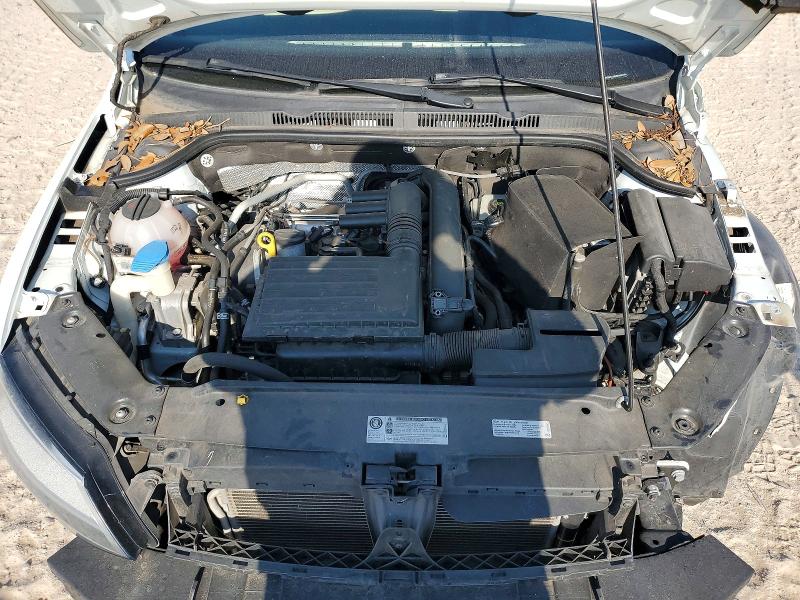 61641136 :رقم المزاد ، 3VWDB7AJXHM390770 vin ، 2017 Volkswagen Jetta مزاد بيع