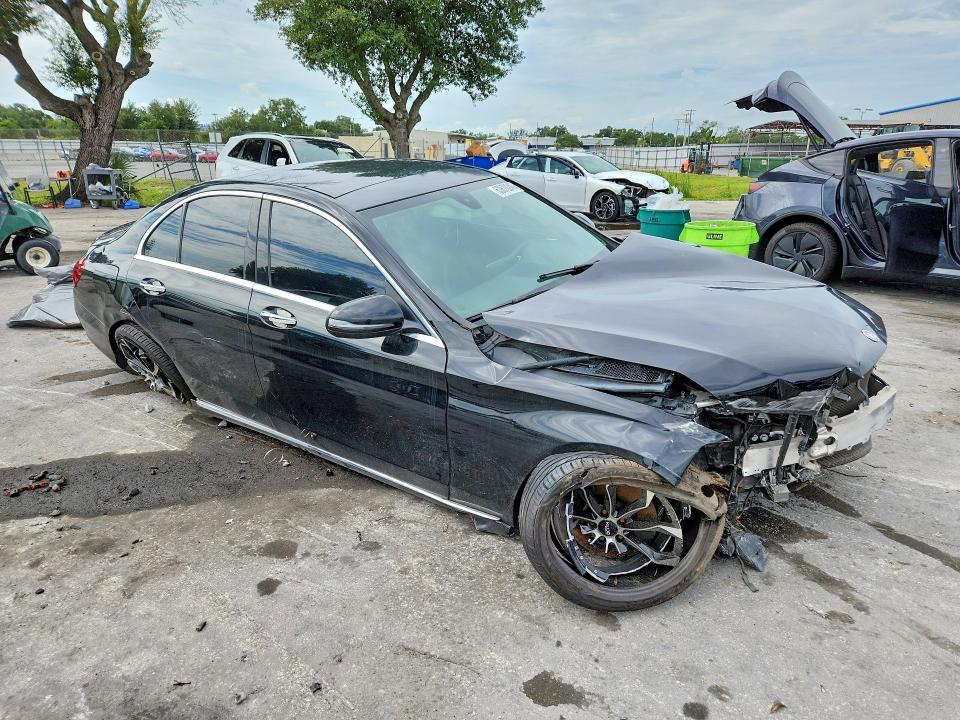 63878246 :رقم المزاد ، 55SWF4JB0GU101453 vin ، 2016 Mercedes-benz C مزاد بيع