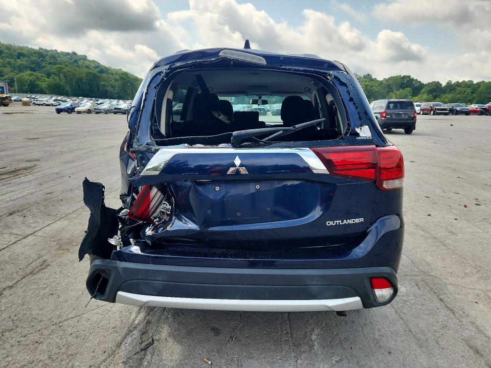 63922016 :رقم المزاد ، JA4AZ3A31JZ059294 vin ، 2018 Mitsubishi Outlander مزاد بيع