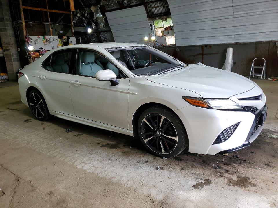 Продажа на аукционе авто 2018 Toyota Camry, vin: 4T1B61HK4JU121686, номер лота: 65997036
