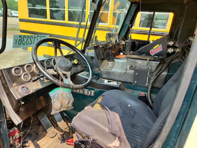 63712336 :رقم المزاد ، 1M2AC08C57M012976 vin ، 2007 Mack Le613 مزاد بيع