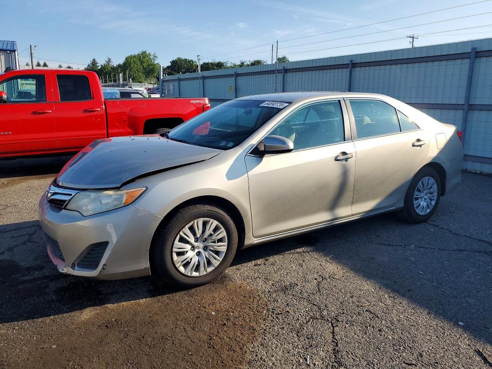 2014 Toyota Camry მანქანა იყიდება აუქციონზე, vin: 4T4BF1FK2ER361561, აუქციონის ნომერი: 64890736