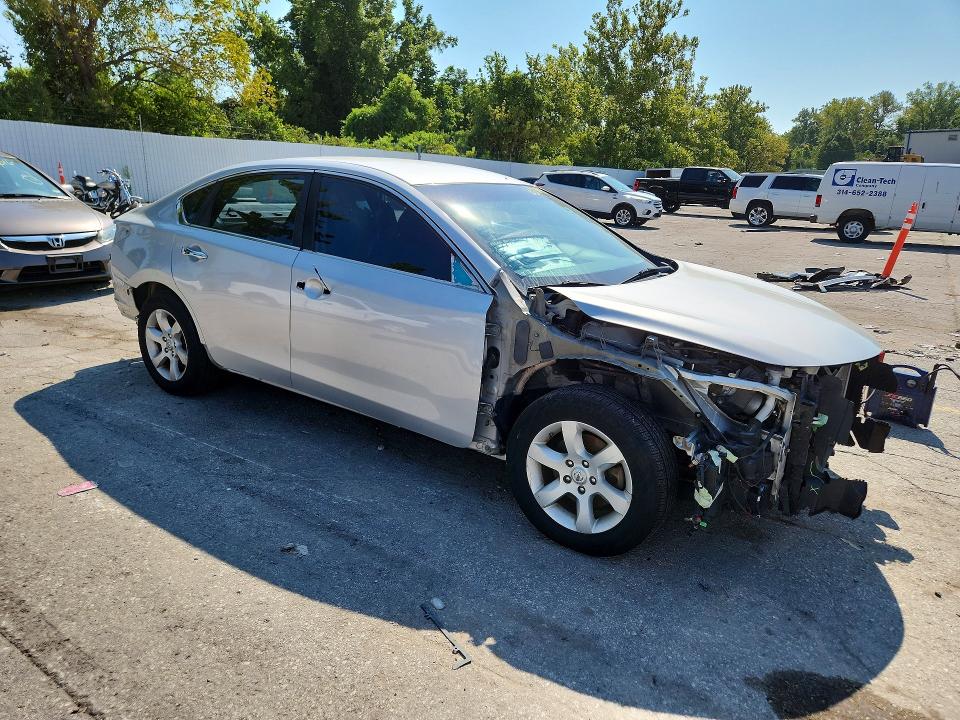 Продажа на аукционе авто 2015 Nissan Altima, vin: 1N4AL3AP2FC173265, номер лота: 66890936