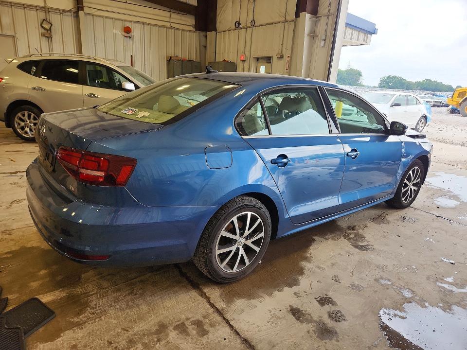 63669286 :رقم المزاد ، 3VWDB7AJ4JM250378 vin ، 2018 Volkswagen Jetta مزاد بيع