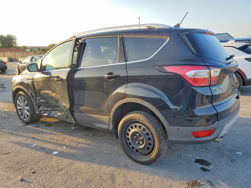 65079706 :رقم المزاد ، 1FMCU9J92JUB33254 vin ، 2018 Ford Escape مزاد بيع