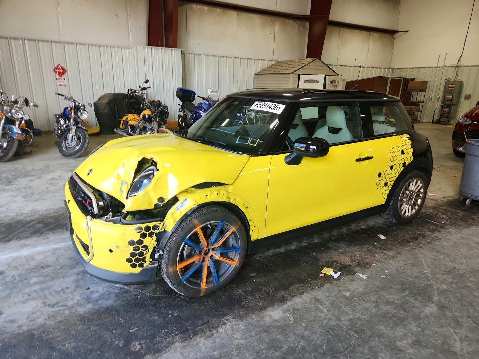 Продаж на аукціоні авто 2025 Mini Cooper, vin: WMW23GD02S2W16290, номер лоту: 65891436