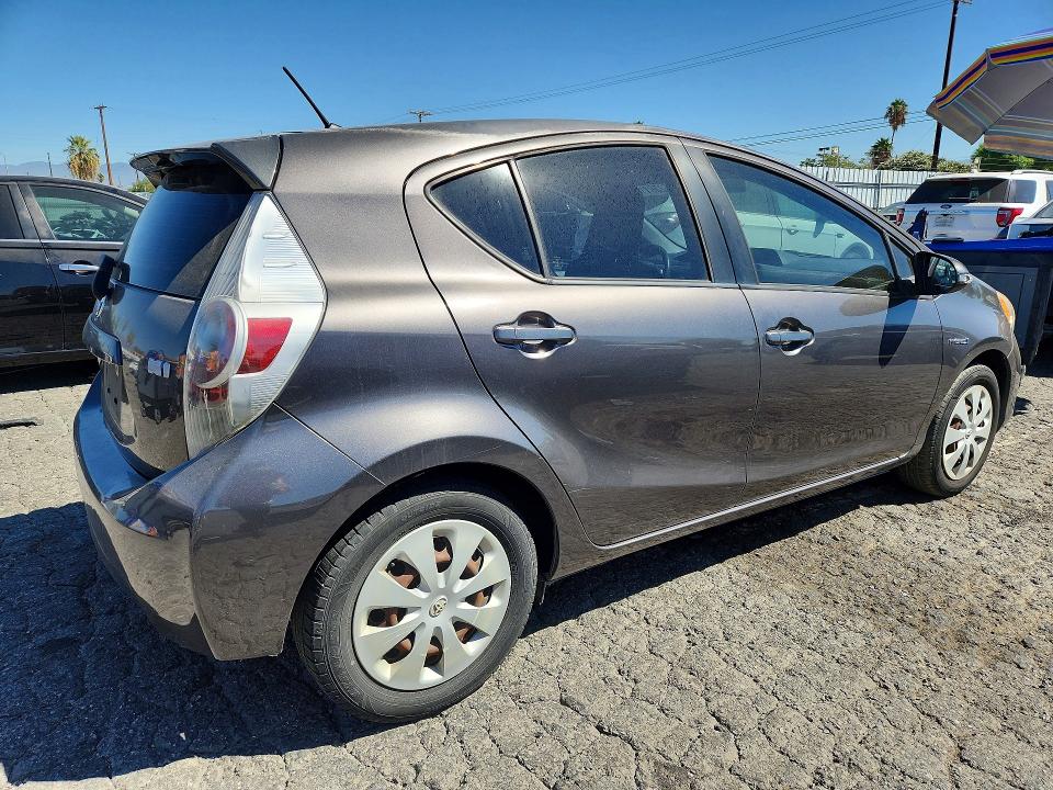 2014 Toyota Prius C მანქანა იყიდება აუქციონზე, vin: JTDKDTB3XE1560146, აუქციონის ნომერი: 65230116