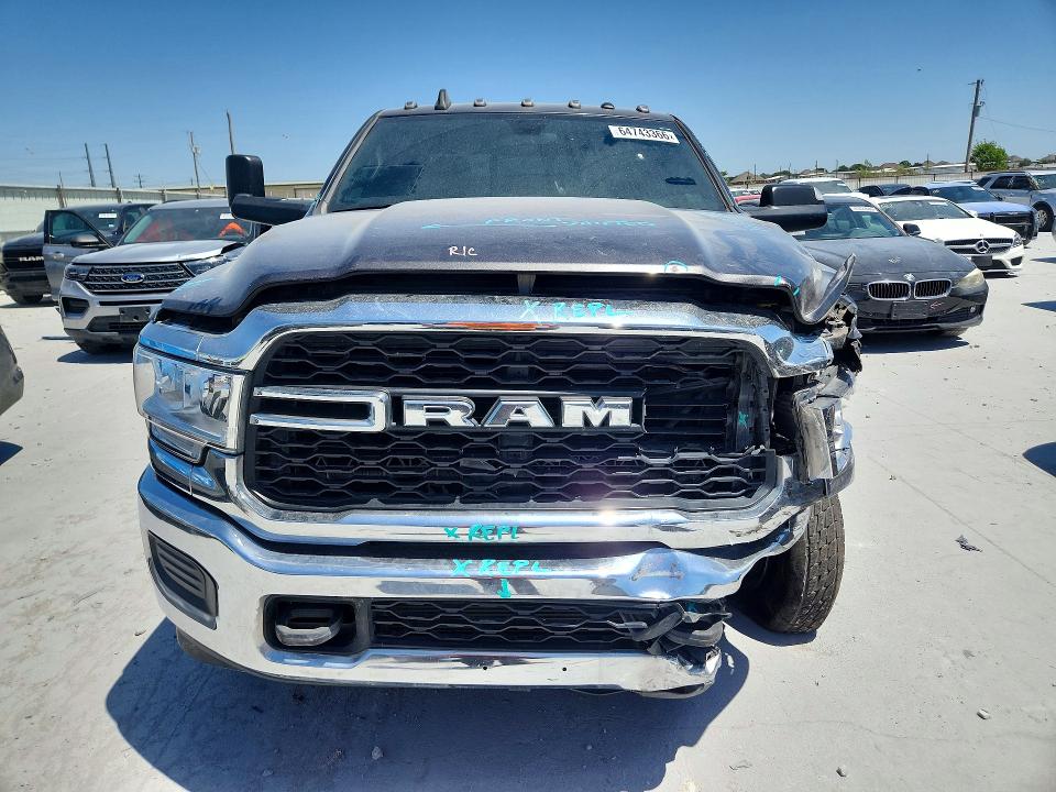 64743366 :رقم المزاد ، 3C63RRGL1NG188710 vin ، 2022 Ram 3500 مزاد بيع