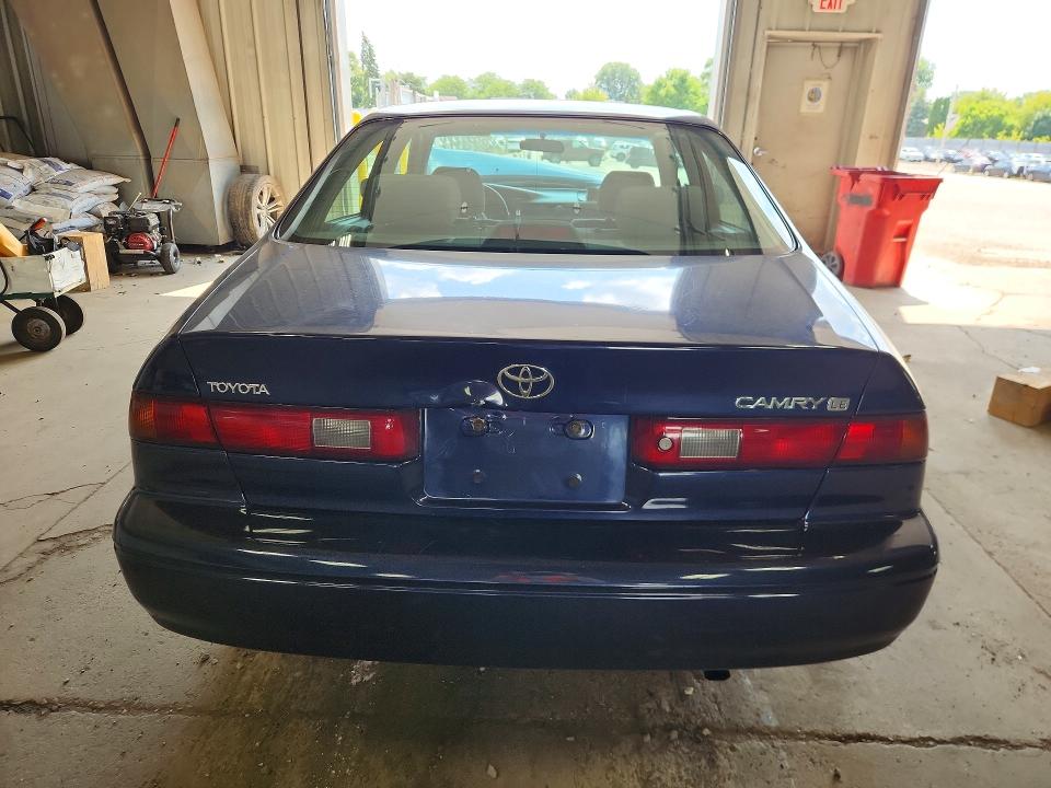 1998 Toyota Camry მანქანა იყიდება აუქციონზე, vin: 4T1BG28K0WU363823, აუქციონის ნომერი: 66741126