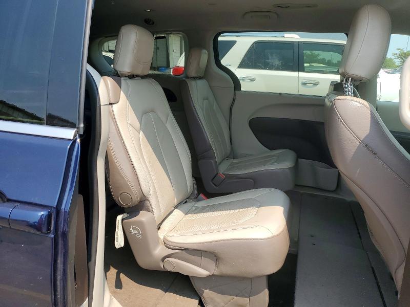 64110846 :رقم المزاد ، 2C4RC1BG3JR246563 vin ، 2018 Chrysler Pacifica مزاد بيع