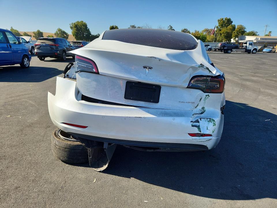 Auction sale of the 2021 Tesla Model 3, vin: 5YJ3E1EB4MF015414, lot number: 63241576