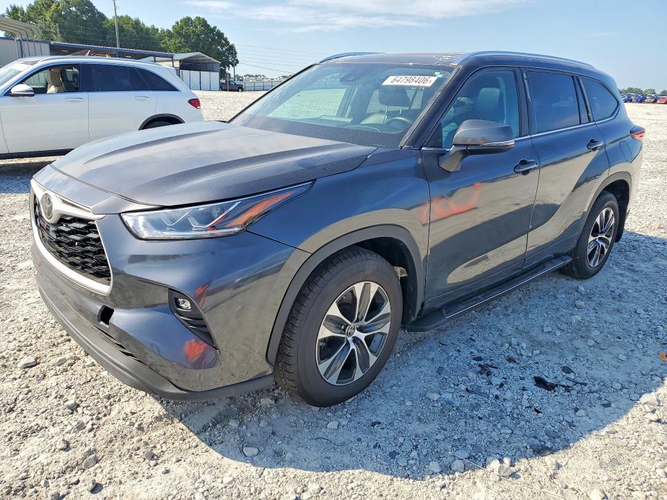 2021 Toyota Highlander მანქანა იყიდება აუქციონზე, vin: 5TDGZRBH8MS528707, აუქციონის ნომერი: 64798406