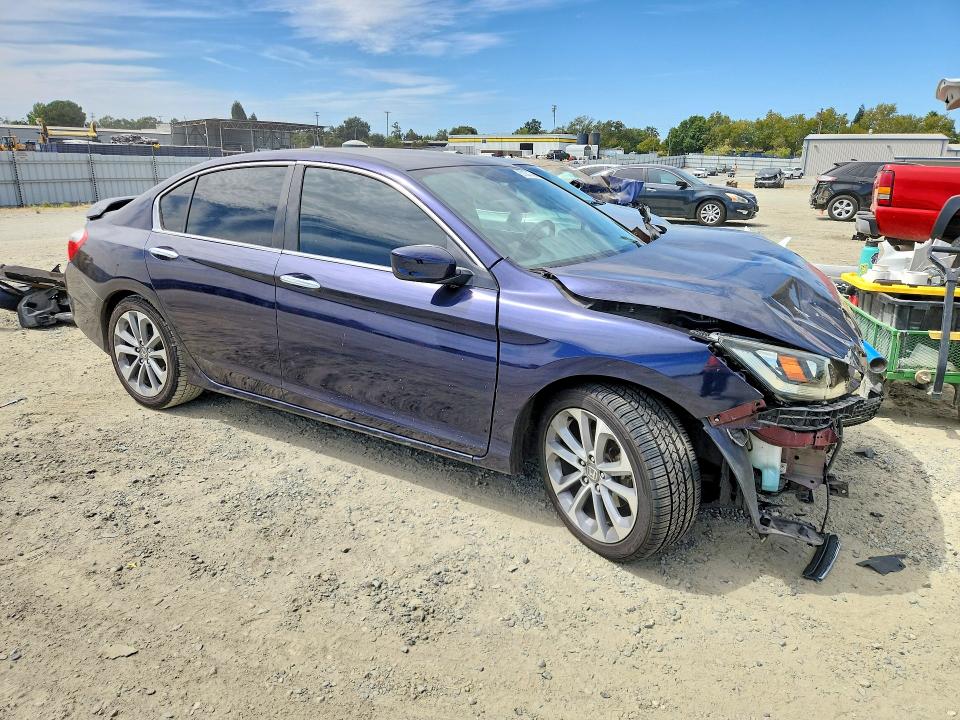 67031796 :رقم المزاد ، 1HGCR2F55FA114274 vin ، 2015 Honda Accord مزاد بيع