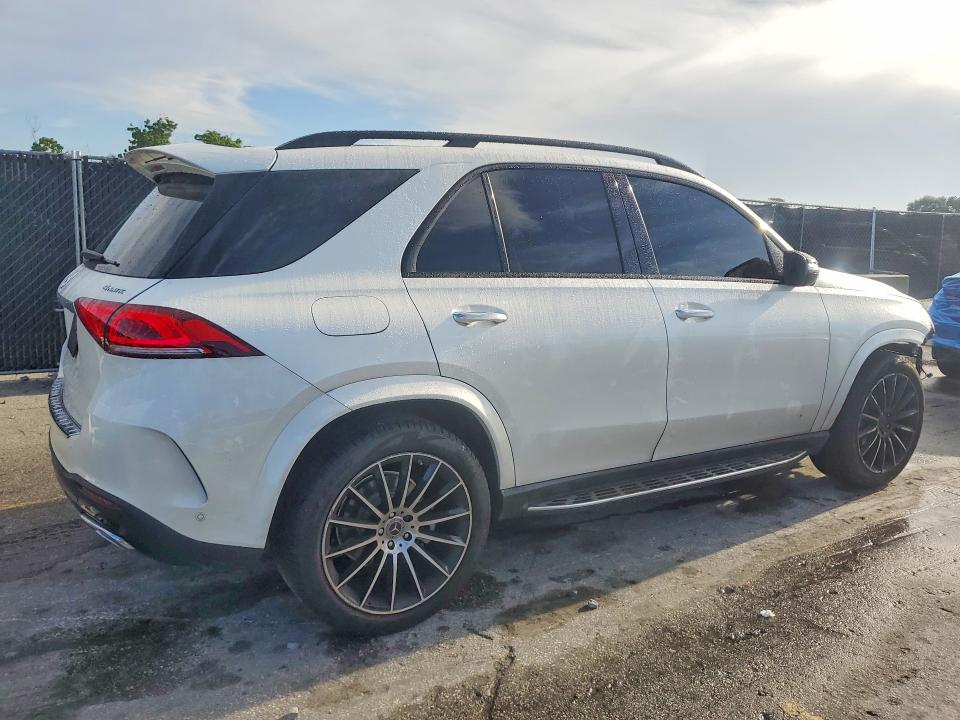 Продаж на аукціоні авто 2022 Mercedes-benz Gle, vin: 4JGFB4KB8NA670371, номер лоту: 64100106