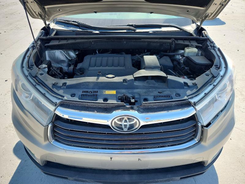 63320646 :رقم المزاد ، 5TDDKRFH4FS143116 vin ، 2015 Toyota Highlander مزاد بيع