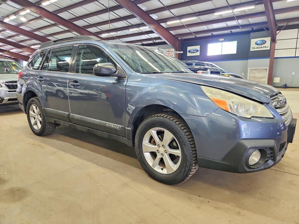 67243226 :رقم المزاد ، 4S4BRBAC8E3262806 vin ، 2014 Subaru Outback مزاد بيع