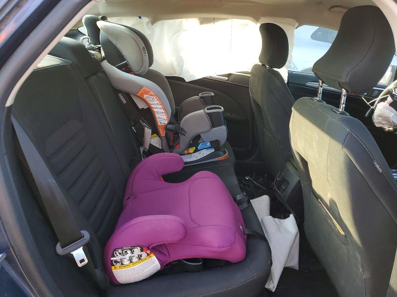 64826506 :رقم المزاد ، 3FA6P0LU2KR131105 vin ، 2019 Ford Fusion مزاد بيع