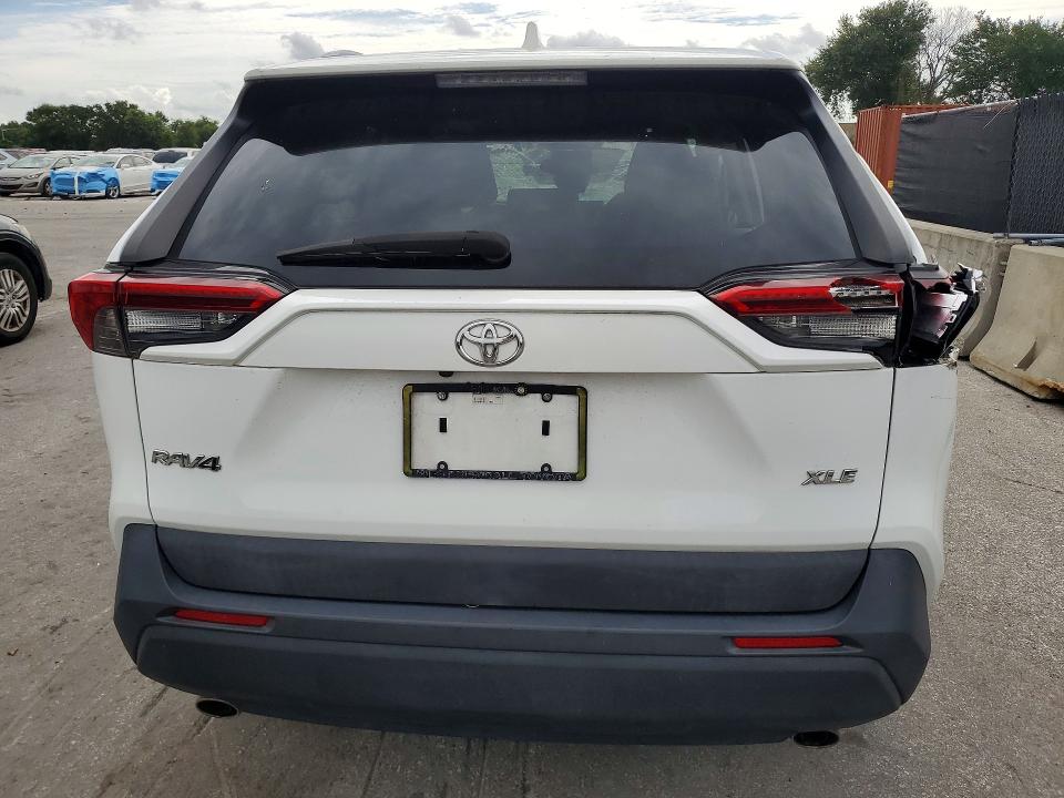 Продажа на аукционе авто 2019 Toyota Rav4, vin: 2T3W1RFV7KC015836, номер лота: 63181636