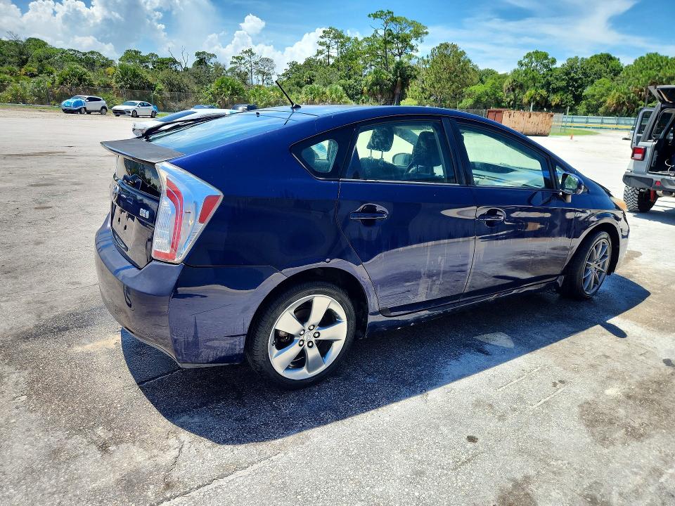 2013 Toyota Prius მანქანა იყიდება აუქციონზე, vin: JTDKN3DU3D0354318, აუქციონის ნომერი: 64373346