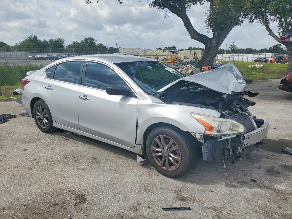 2015 Nissan Altima მანქანა იყიდება აუქციონზე, vin: 1N4AL3AP1FN356256, აუქციონის ნომერი: 63512276