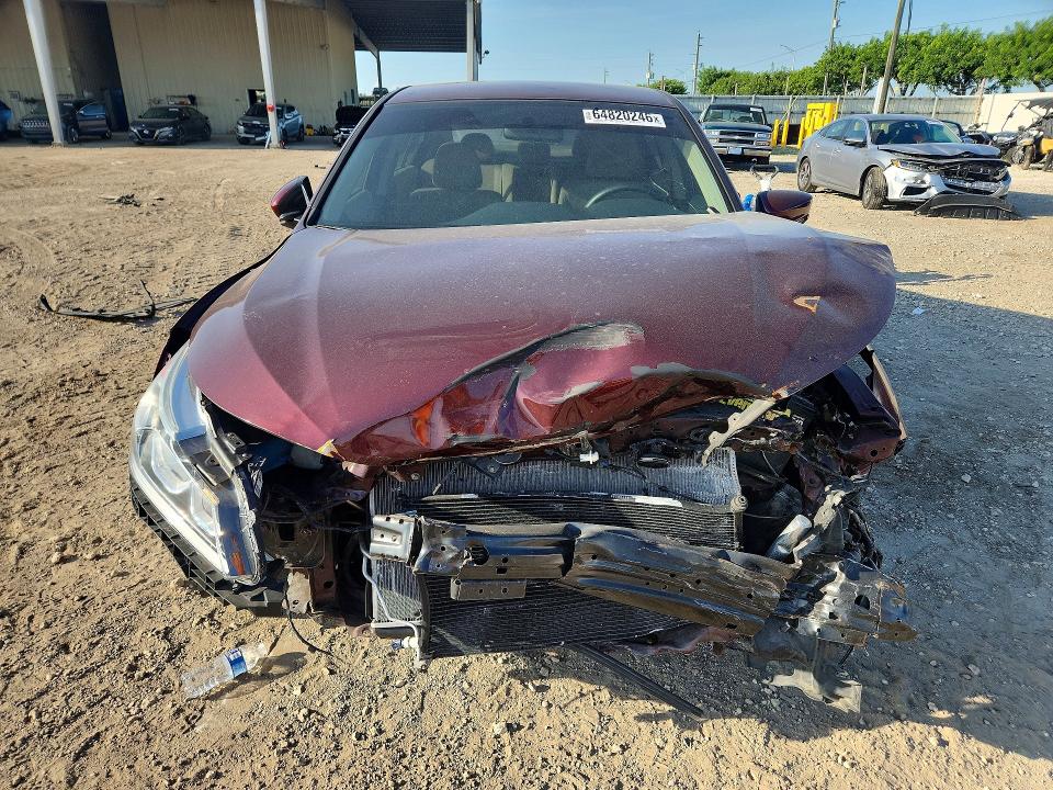 Продажа на аукционе авто 2017 Honda Accord, vin: 1HGCR2F39HA137946, номер лота: 64820246