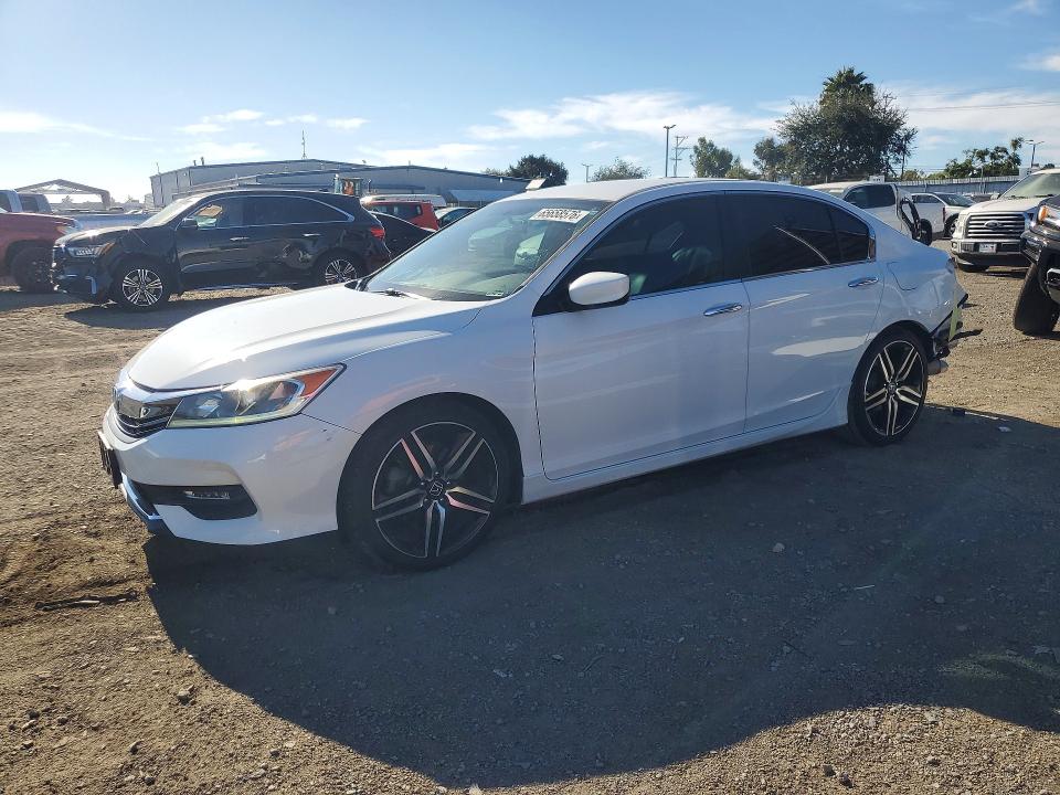 65658576 :رقم المزاد ، 1HGCR2F15HA062189 vin ، 2017 Honda Accord مزاد بيع