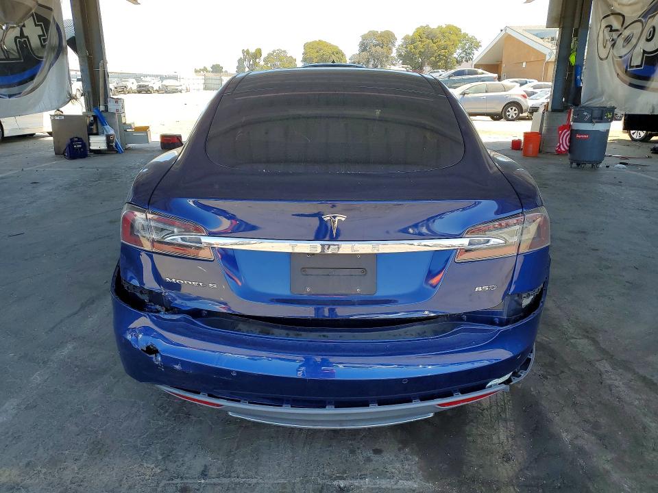 2015 Tesla Model S მანქანა იყიდება აუქციონზე, vin: 5YJSA1E25FF119758, აუქციონის ნომერი: 63702336