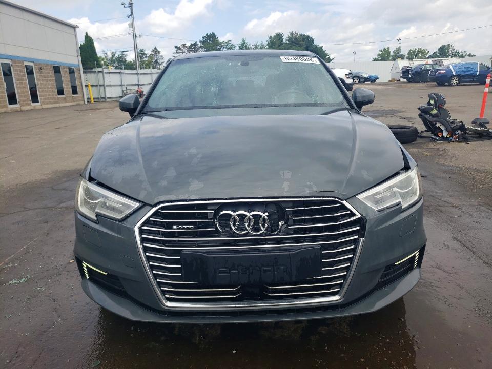 65460086 :رقم المزاد ، WAUUPBFF1HA090525 vin ، 2017 Audi A3 مزاد بيع