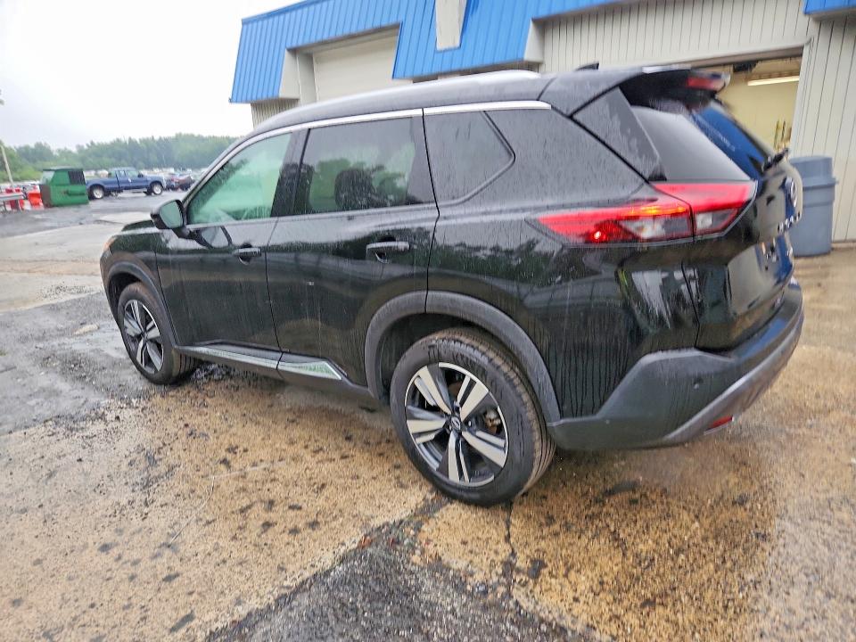 64313646 :رقم المزاد ، 5N1BT3CB2PC812788 vin ، 2023 Nissan Rogue مزاد بيع