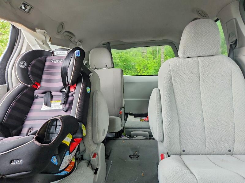 2011 Toyota Sienna მანქანა იყიდება აუქციონზე, vin: 5TDKA3DC1BS002044, აუქციონის ნომერი: 60180956