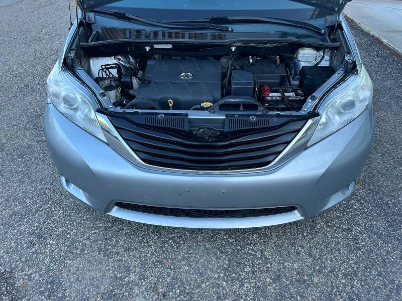 Продажа на аукционе авто 2014 Toyota Sienna, vin: 5TDKK3DCXES478665, номер лота: 64298486