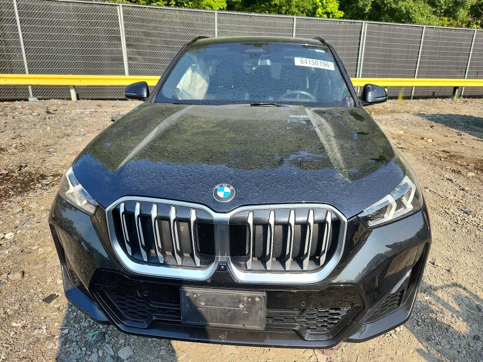 64150196 :رقم المزاد ، WBX73EF0XP5X32565 vin ، 2023 Bmw X1 مزاد بيع