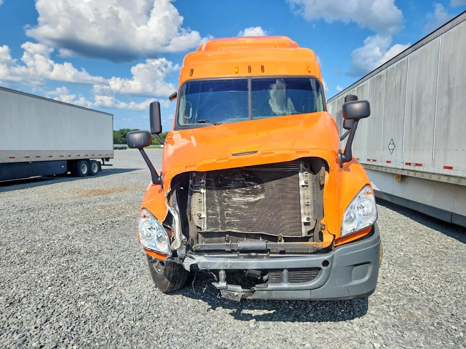 2014 Freightliner Cascadia მანქანა იყიდება აუქციონზე, vin: 1FUGGLD5XELFK3349, აუქციონის ნომერი: 64265986