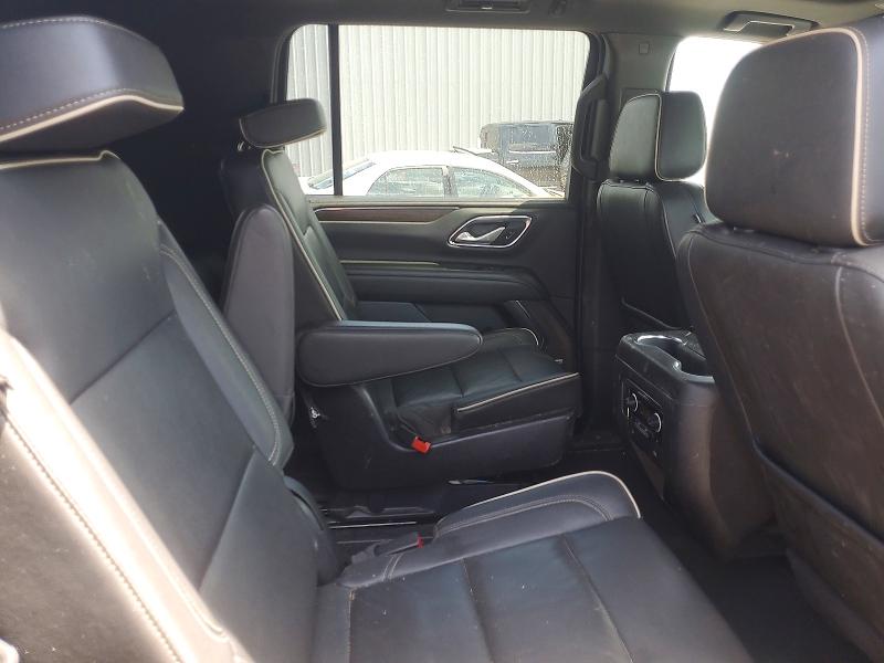 64387246 :رقم المزاد ، 1GNSCFKD4NR117562 vin ، 2022 Chevrolet Suburban مزاد بيع