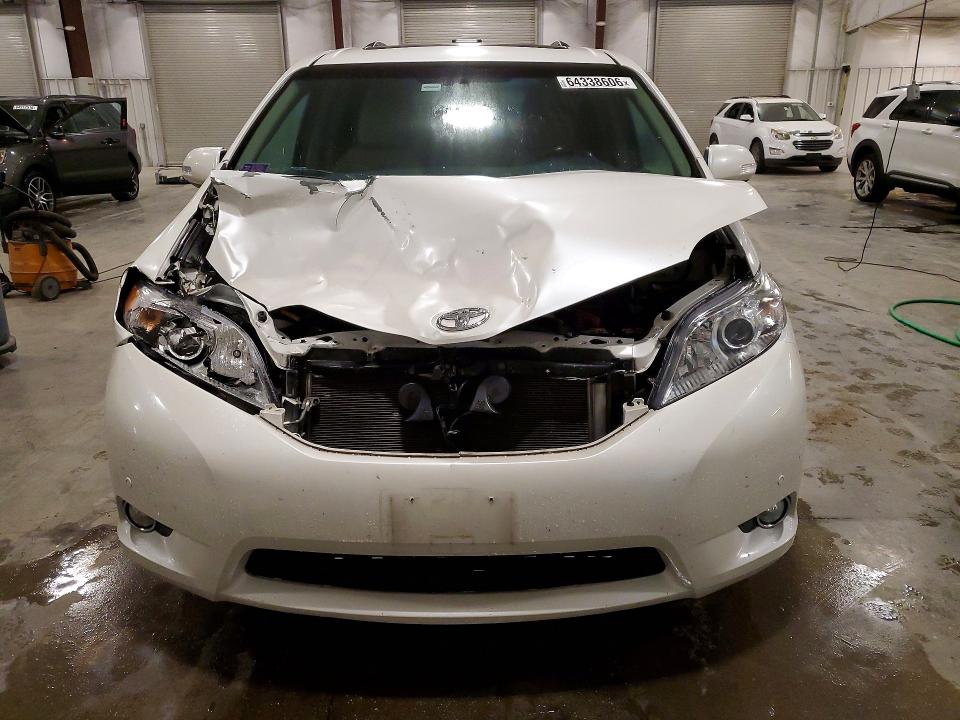 Продажа на аукционе авто 2013 Toyota Sienna, vin: 5TDYK3DC7DS375888, номер лота: 64338606