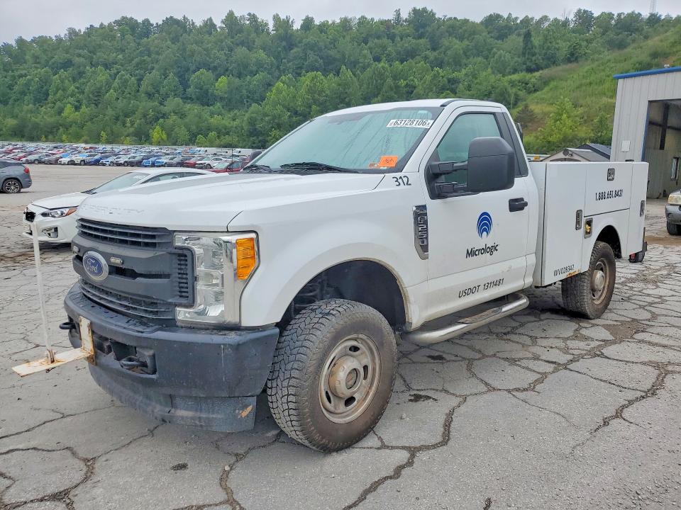 63128106 :رقم المزاد ، 1FDBF2B60HEC56427 vin ، 2017 Ford F250 مزاد بيع