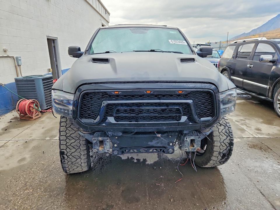 61023426 :رقم المزاد ، 1C6RR7MT4HS664268 vin ، 2017 Ram 1500 مزاد بيع
