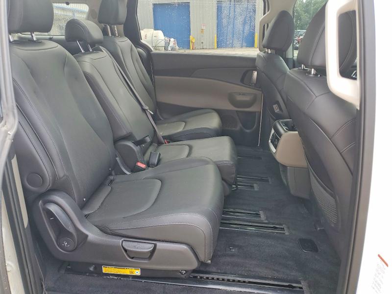 2026 Kia Carnival მანქანა იყიდება აუქციონზე, vin: KNDNE5K31T6561613, აუქციონის ნომერი: 65018106