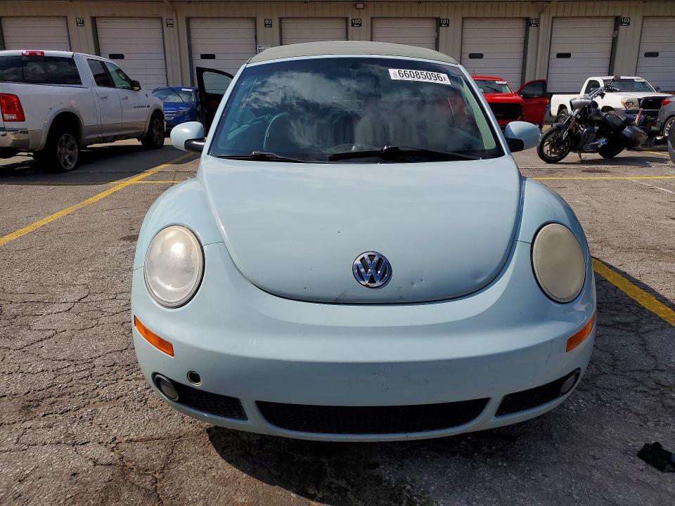 66085096 :رقم المزاد ، 3VWSF31Y26M319447 vin ، 2006 Volkswagen New Beetle مزاد بيع