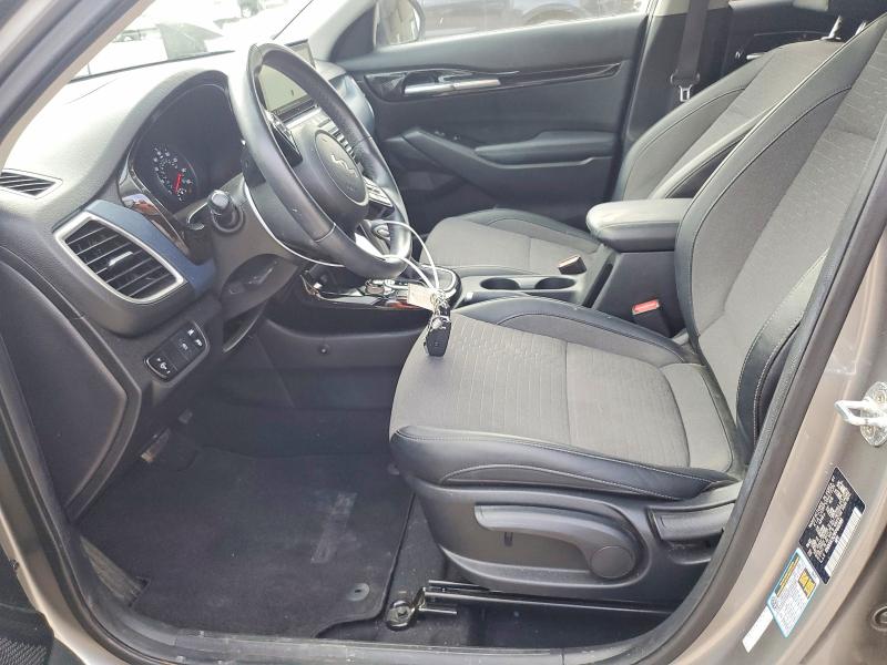 65442176 :رقم المزاد ، KNDEUCA21P7405989 vin ، 2023 Kia Seltos مزاد بيع